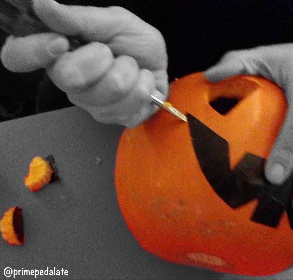 Grasp the knife like a pencil